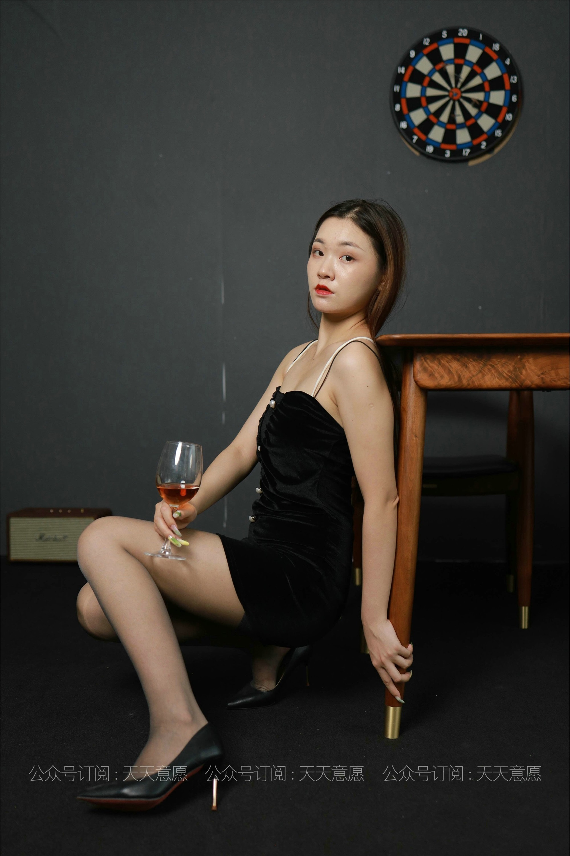 IESS异思趣向  2021.06.25 丝享家843：可可《黑丝吊带裙》